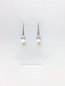 Pearl teardrop earrings
