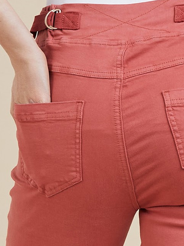 Jogger jeans light red back closeup